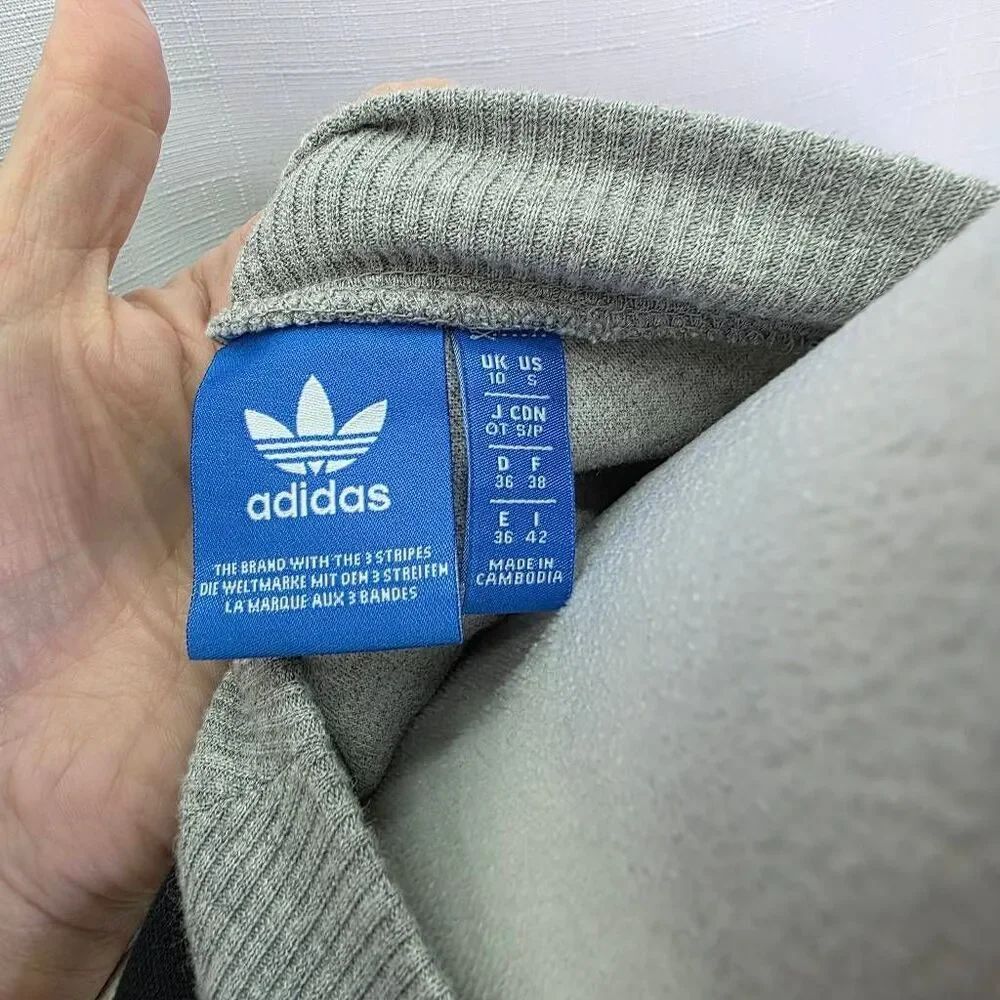 Adidas Gray and Black Logo Three Stripe Cropped Crewneck Sweatshirt Size Small - Picture 4 of 7